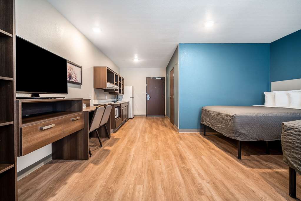 WoodSpring Suites Naples West - photo 23