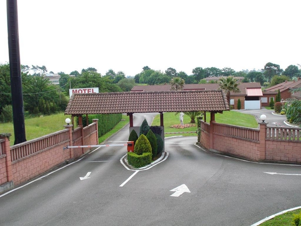 Motel Cancun Oviedo — Llanera