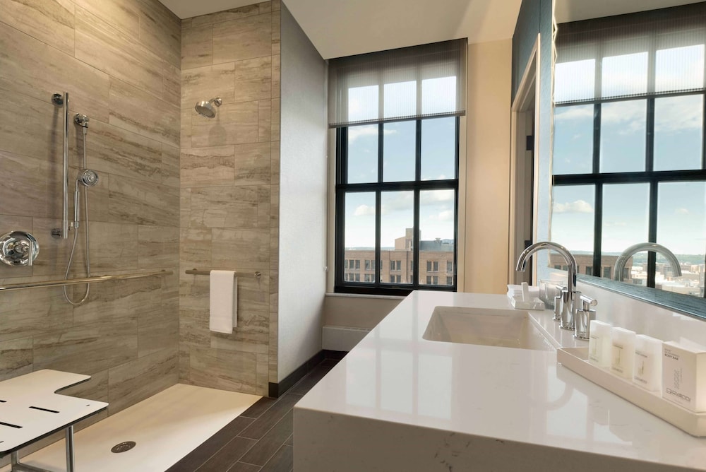 Embassy Suites by Hilton Minneapolis Downtown - photo 24