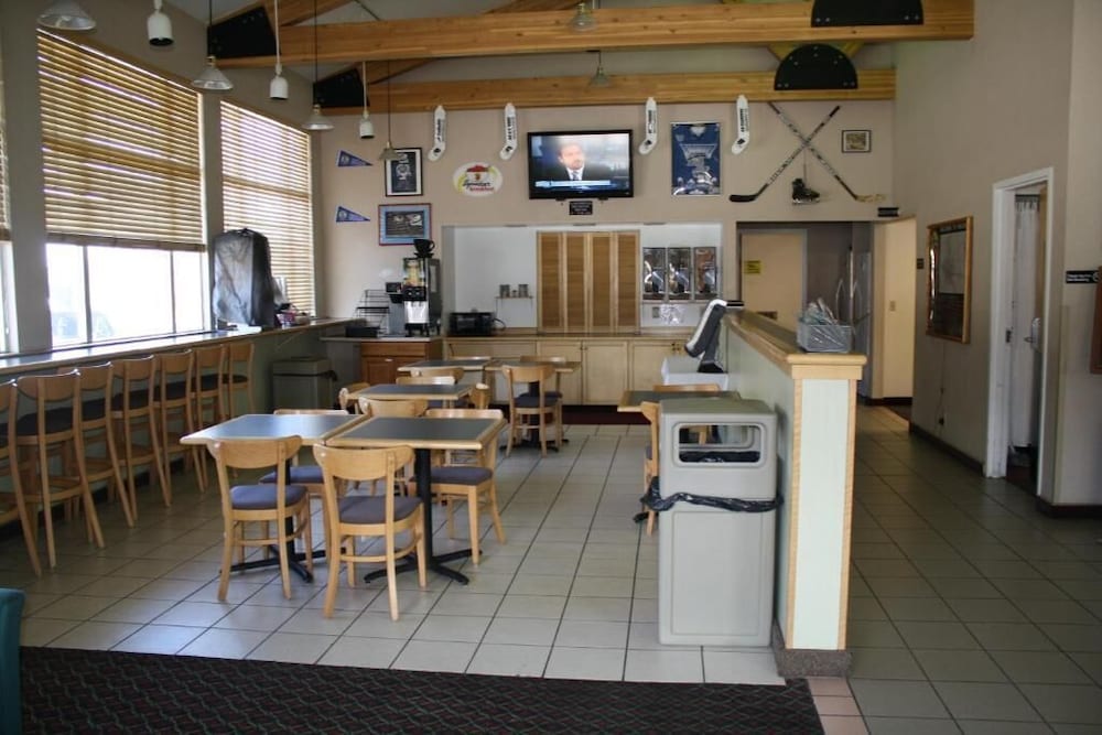 Super 8 by Wyndham Helena - photo 21