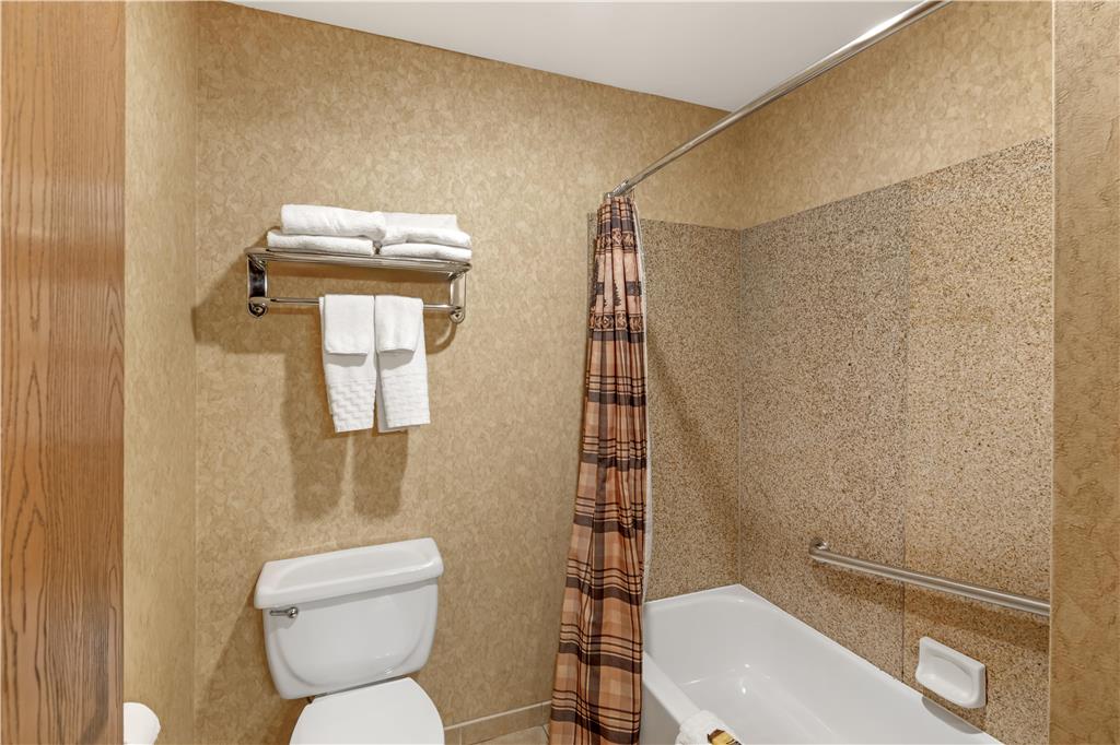 Best Western Plus Kelly Inn & Suites - photo 63
