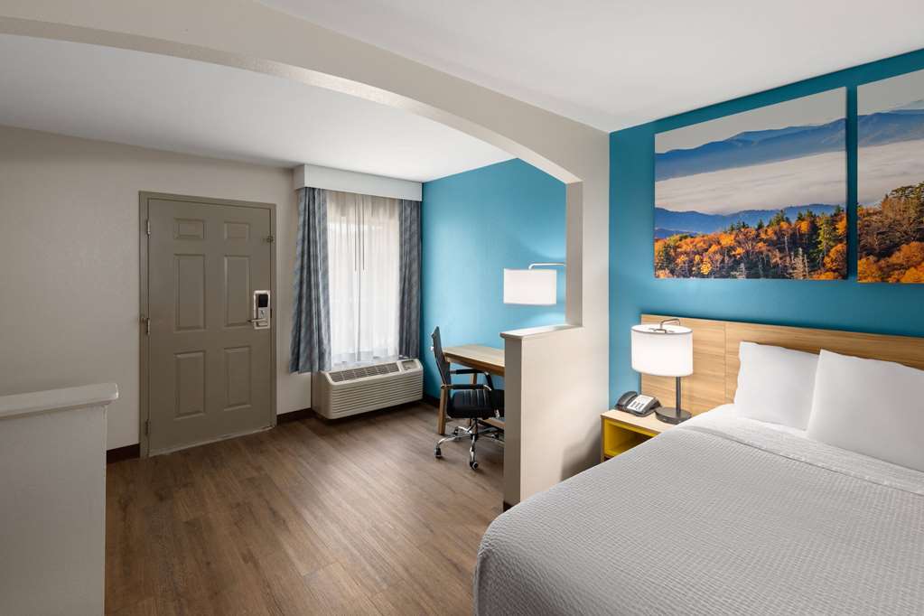 Days Inn by Wyndham Clarksville North - photo 19