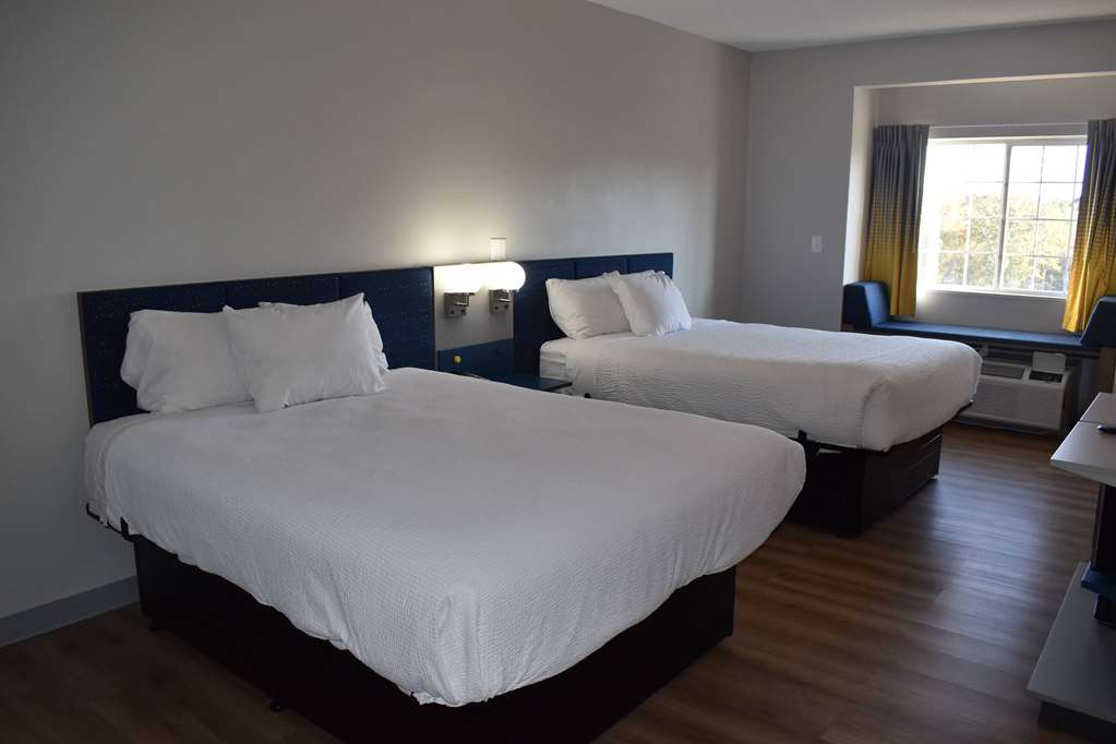 Microtel Inn & Suites by Wyndham Stockbridge Atlanta I 75 - photo 32