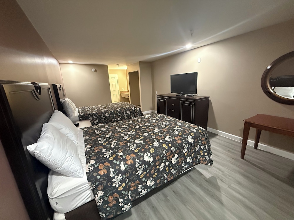 Magnolia Bay Hotel & Suites - photo 6