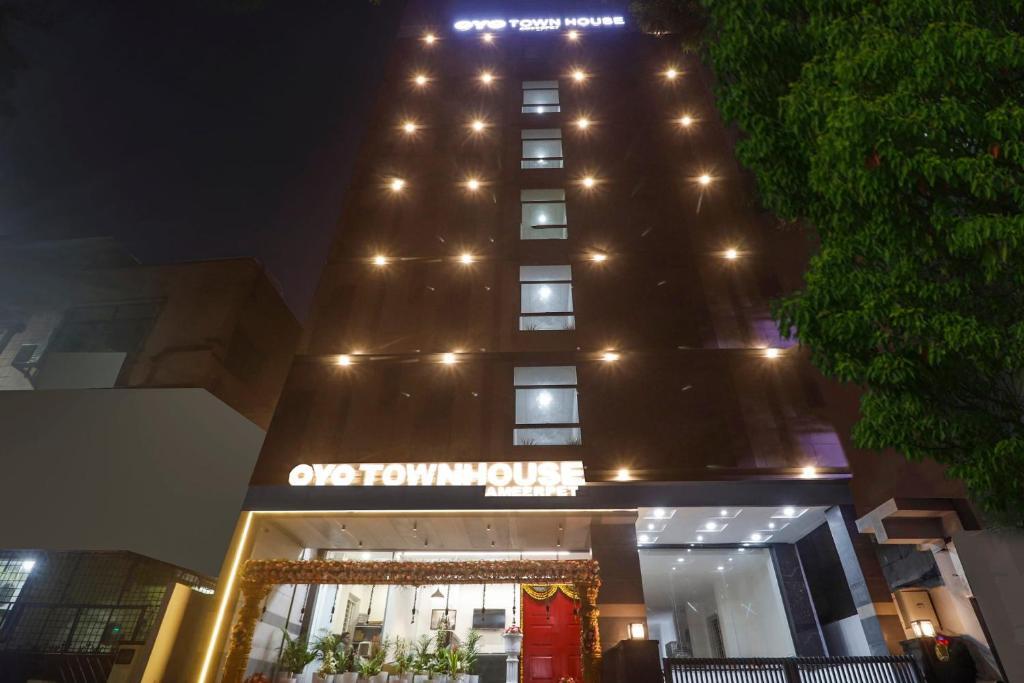 Townhouse Ameerpet — 4-Star Luxury Hotel in Hyderabad, India