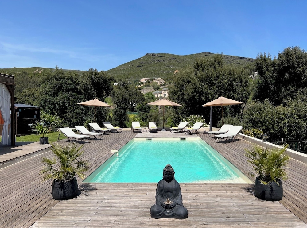 Les 5 Arches — 4-Star Luxury Hotel in Sisco, France