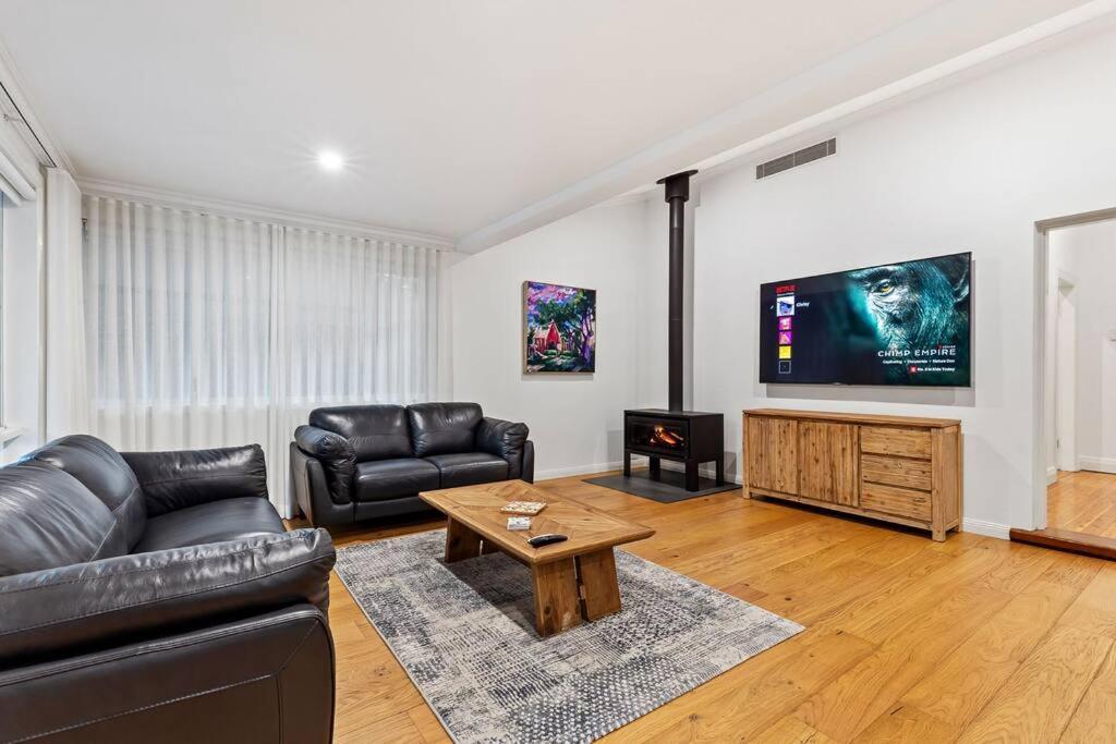 Ambience on Crampton in Wagga Wagga, Australia