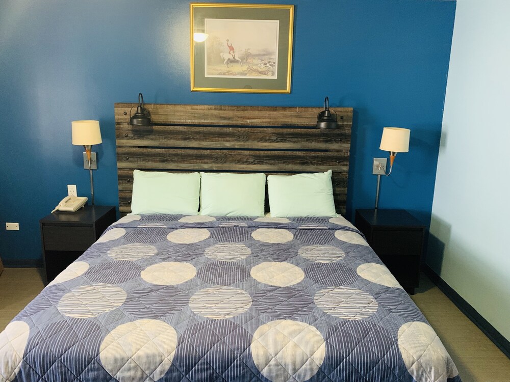 Travelers Inn And Suites - photo 9