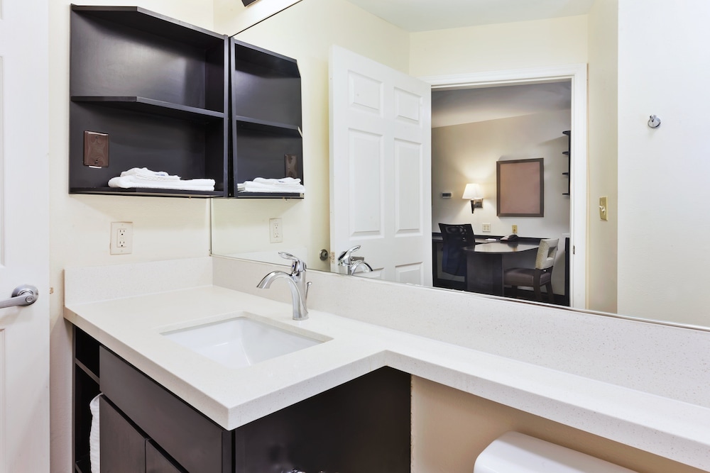Candlewood Suites Huntersville by IHG - photo 23