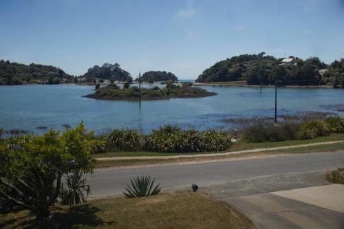 Abel Tasman Kaiteriteri B & B — 4-Star Luxury Hotel in Motueka, New Zealand