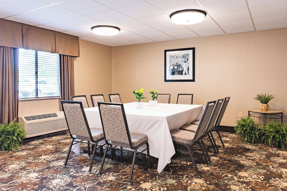 Hampton Inn Downingtown Exton - photo 69