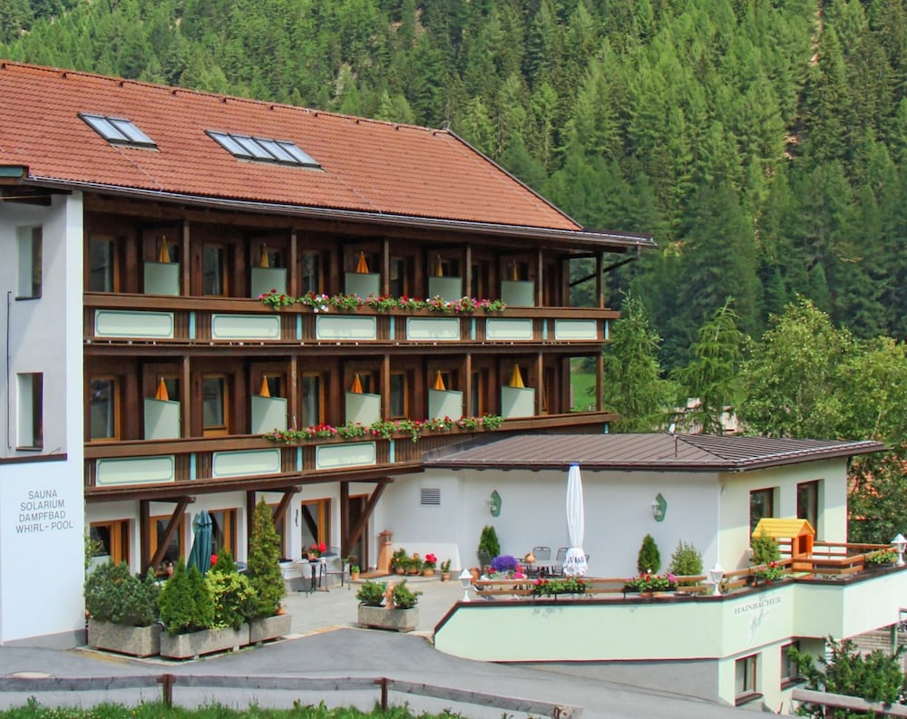 Hotel Garni Hainbacherhof in Soelden, Austria