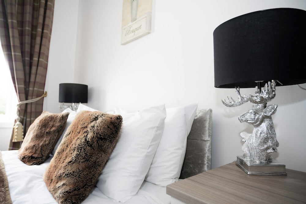 Haughton Arms Hotel — hotel in Alford