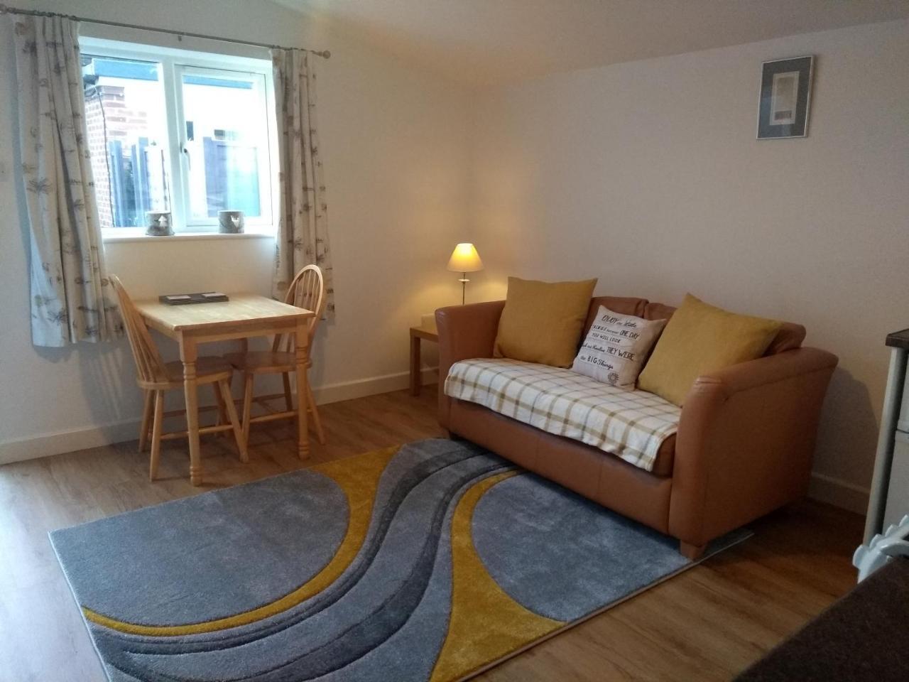 Garden Apartment — 4-Star Luxury Hotel in Didcot, United Kingdom