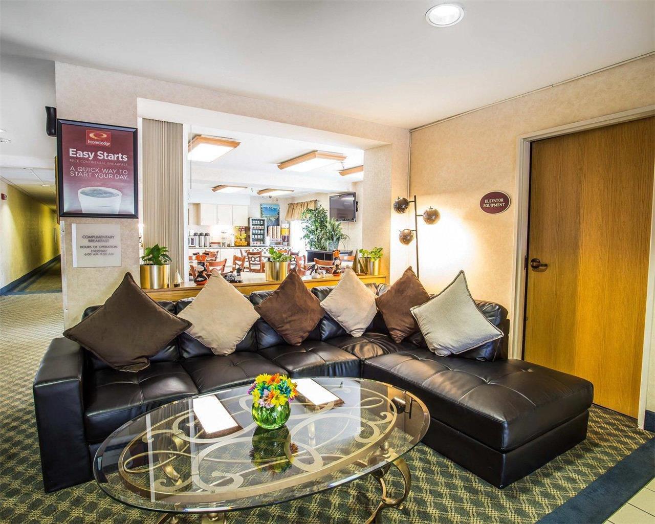 Econo Lodge Denver International Airport - photo 5