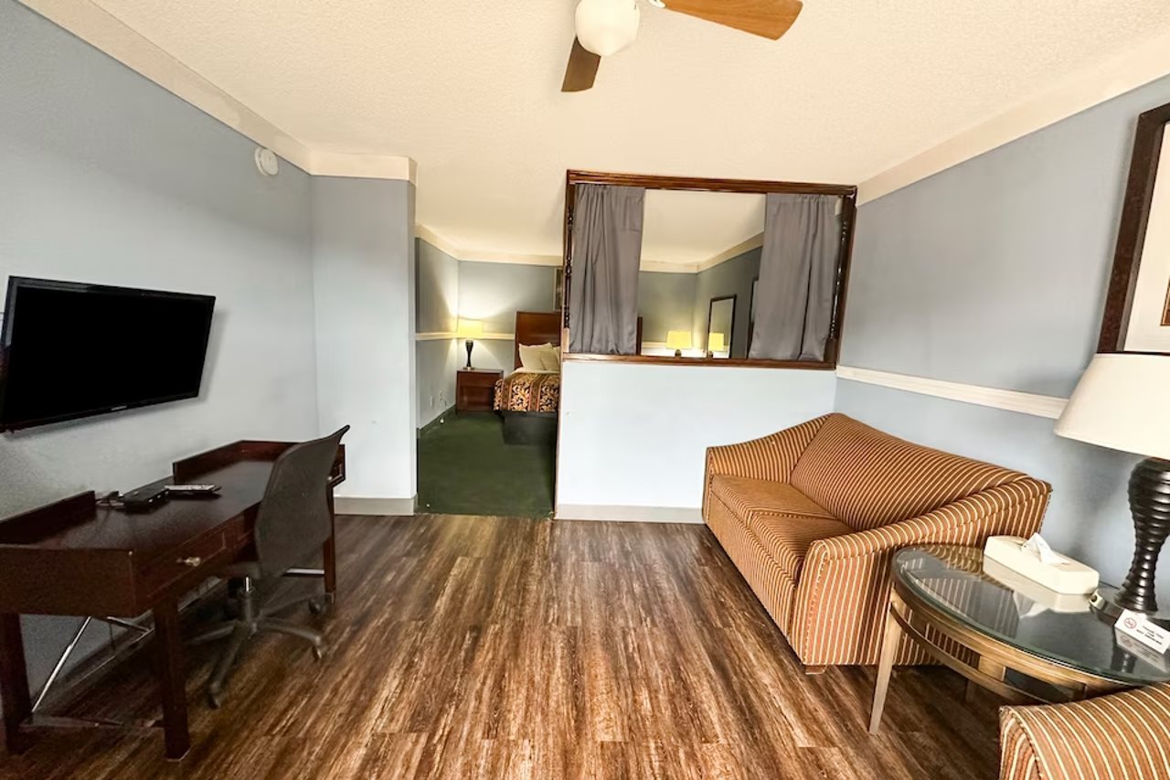 Executive Inn Ridgeway I 77 - photo 15