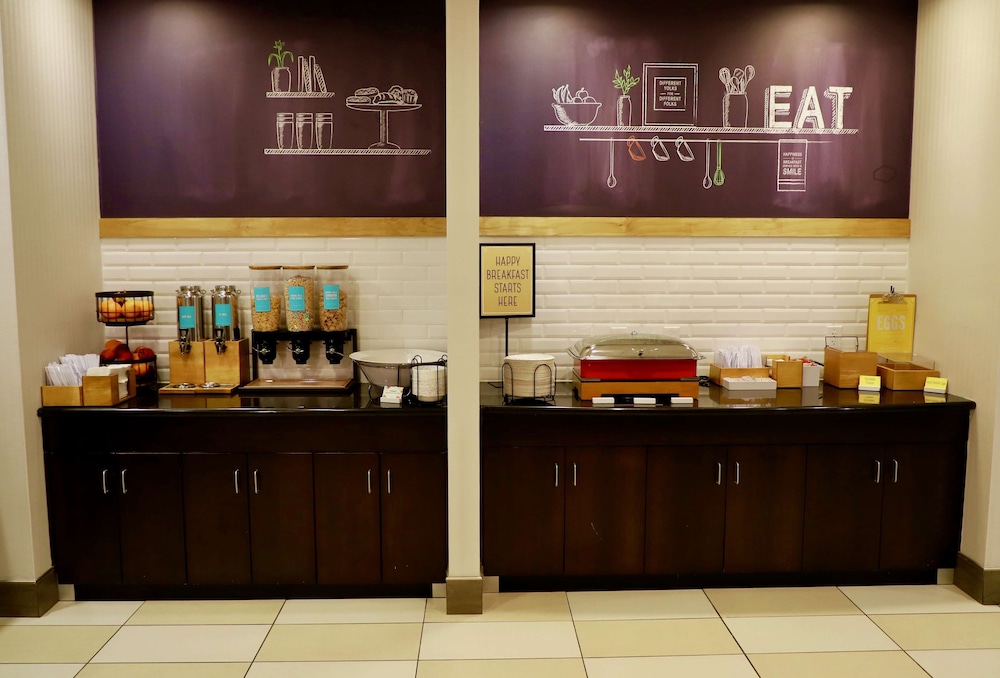 Hampton Inn Doylestown - photo 46