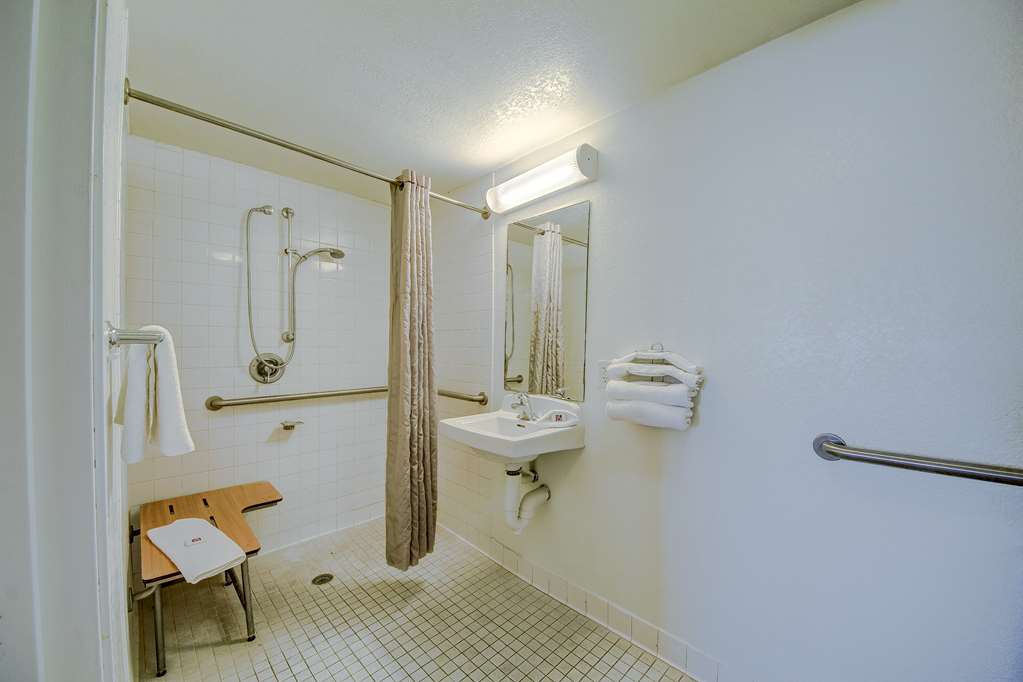 Motel 6 San Antonio TX Fort Sam Houston - photo 32