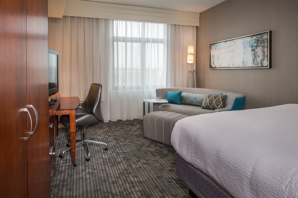 Courtyard by Marriott Gaithersburg Washingtonian Center - photo 12