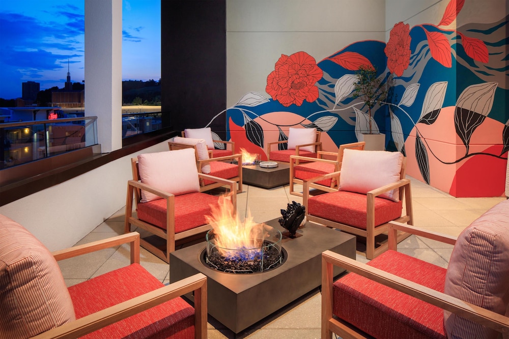 Embassy Suites By Hilton Chattanooga Downtown - photo 82