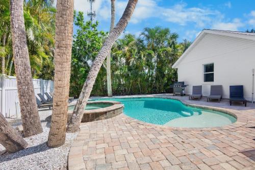 Island Mojo in Holmes Beach, United States