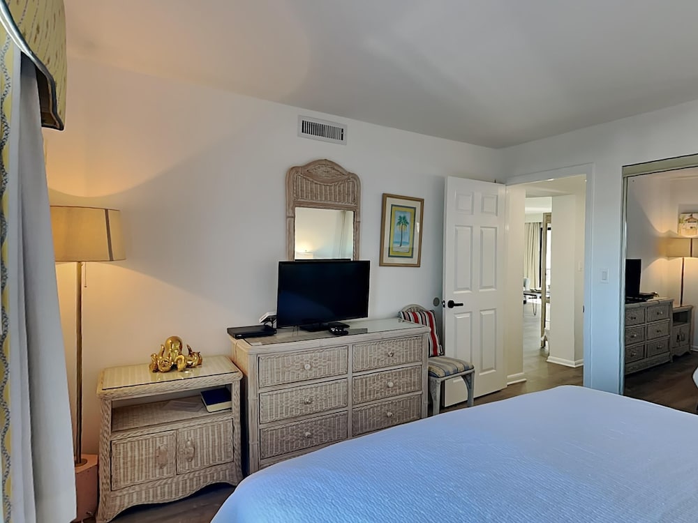 Emerald Towers II by Southern Vacation Rentals - photo 2
