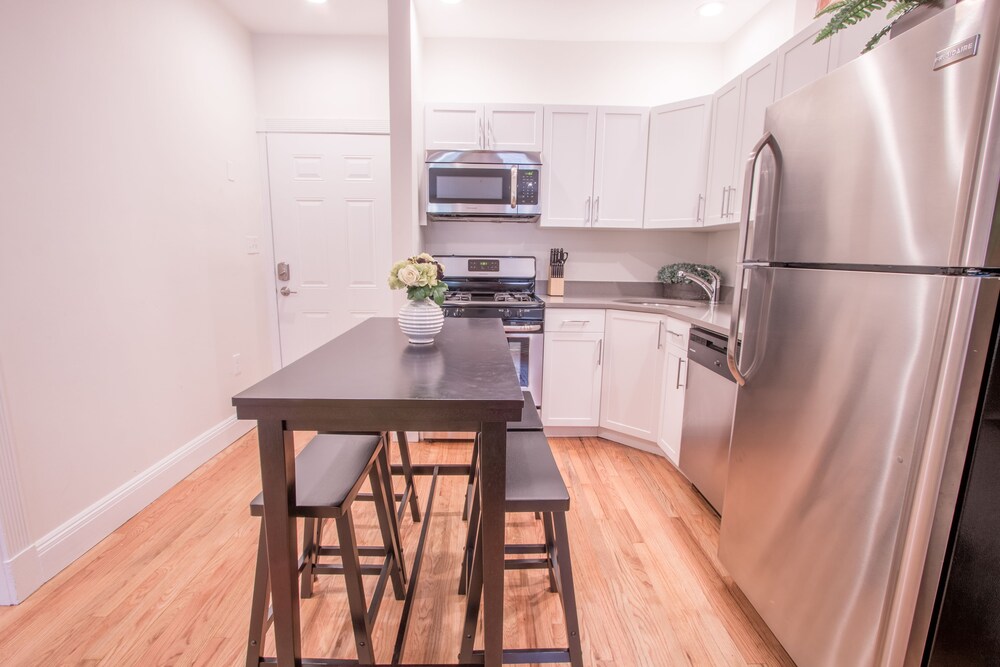 Bright Allston Suites by Sonder - photo 12