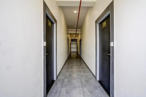 Collection O A Seven — 4-Star Luxury Hotel in Kadi, India