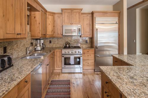 The Lodges at Elkhorn Creek Unit 1302 - photo 8
