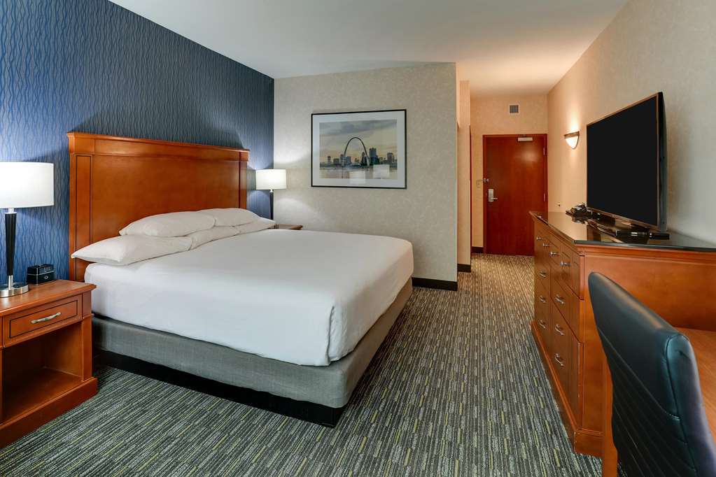 Drury Inn & Suites St. Louis Arnold - photo 15