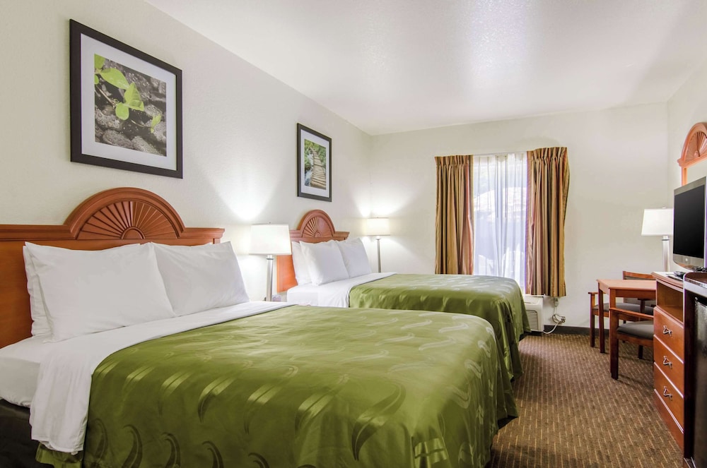 Quality Inn Junction City Near Fort Riley - photo 26