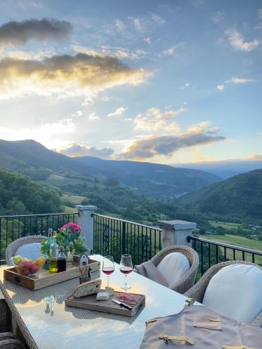 Casona Rural de Lujo con increA bles vistas La Casa de Rafael ahora con 4 habitaciones — 4-Star Luxury Hotel in San Antolin, Spain