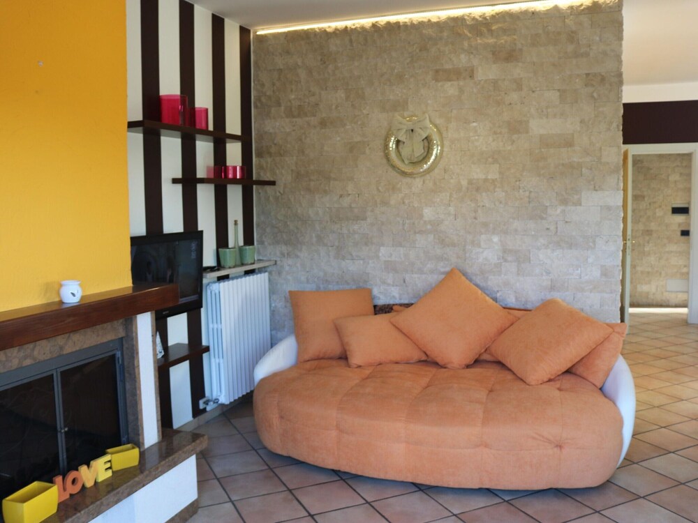 Lazise Serene Garden Escape in Lazise, Italy