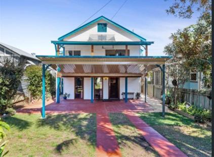 Woody’s Bach pet-friendly hotel Woody Point