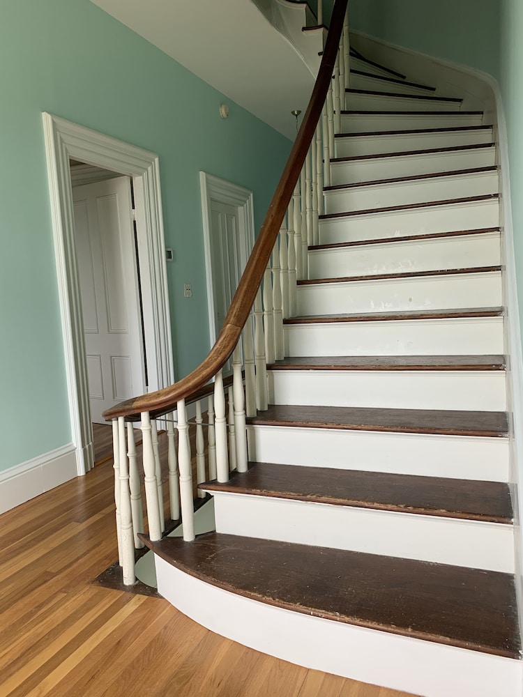 Captain Sweetser's Inn - photo 44
