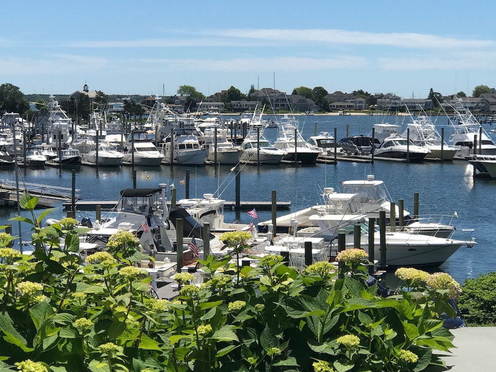 Anchor In Distinctive Waterfront Lodging - photo 41