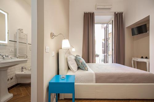 Luxury & Charme Colosseo — 4-Star Luxury Hotel in Rome, Italy