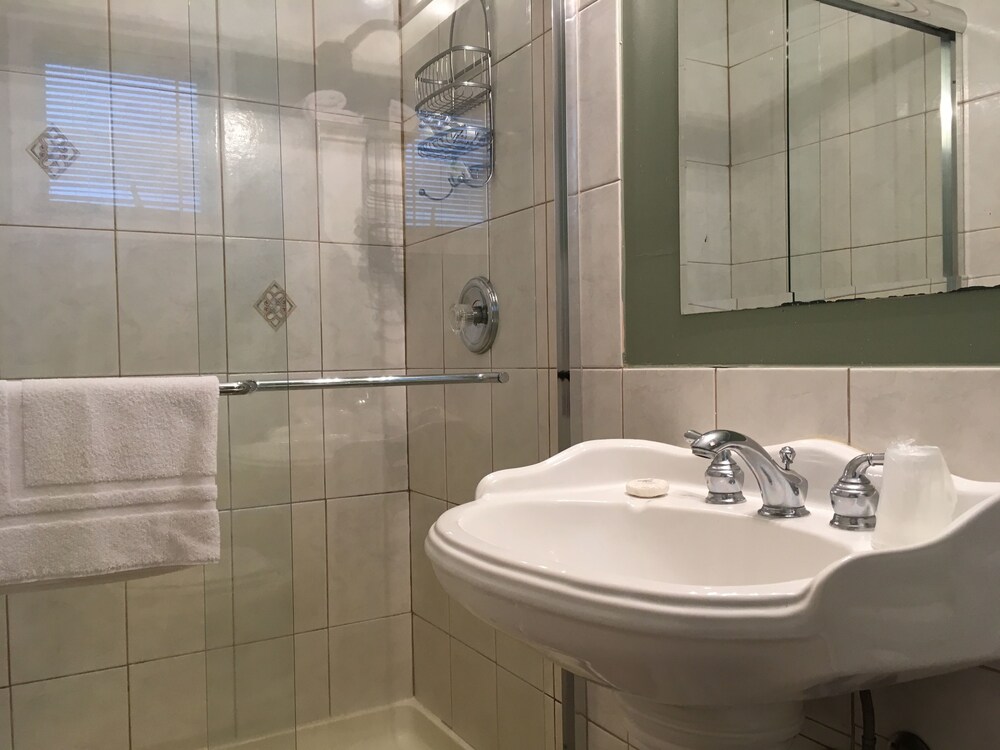 Westhampton Seabreeze Motel - photo 19