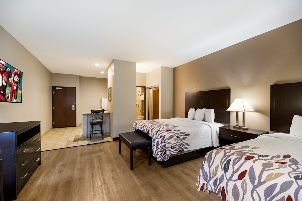 Red Roof Inn Pecos - photo 12