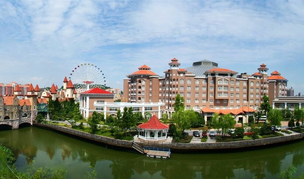 The First World Hotel in Hangzhou, People's Republic of China