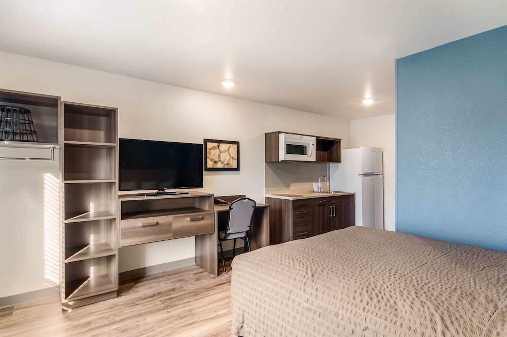 WoodSpring Suites Thornton North Denver - photo 6