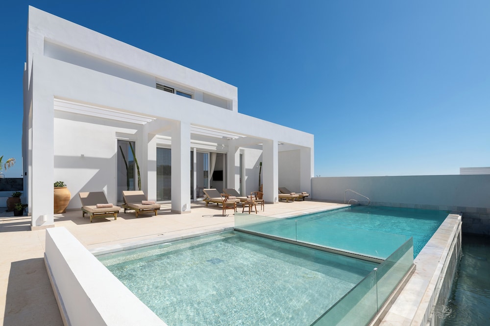 Seapalm Villa Elegant Stay Steps from the Sea — 4-Star Luxury Hotel in Rodos, Greece