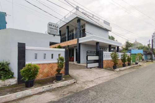 RedDoorz Syariah Near Lotte Grosir Medan — hotel in Sunggal