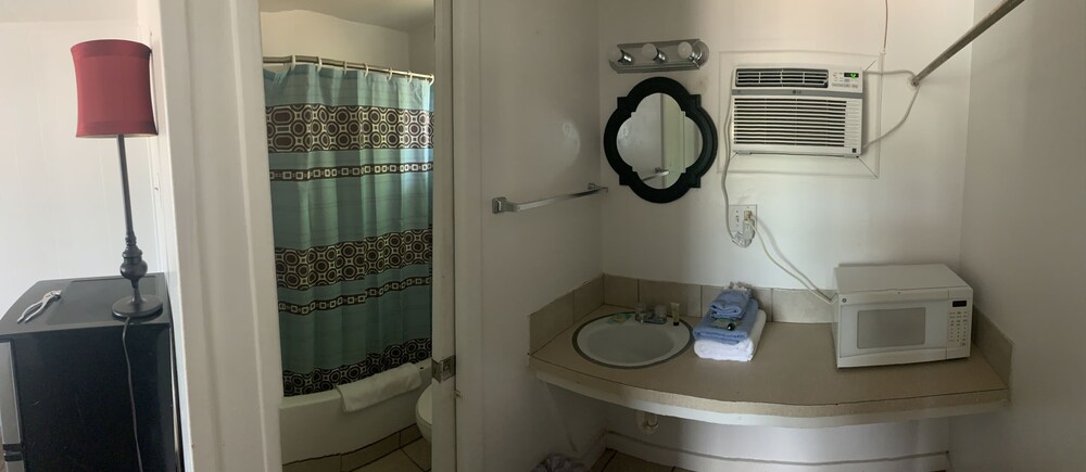 La Fun Motel - photo 16
