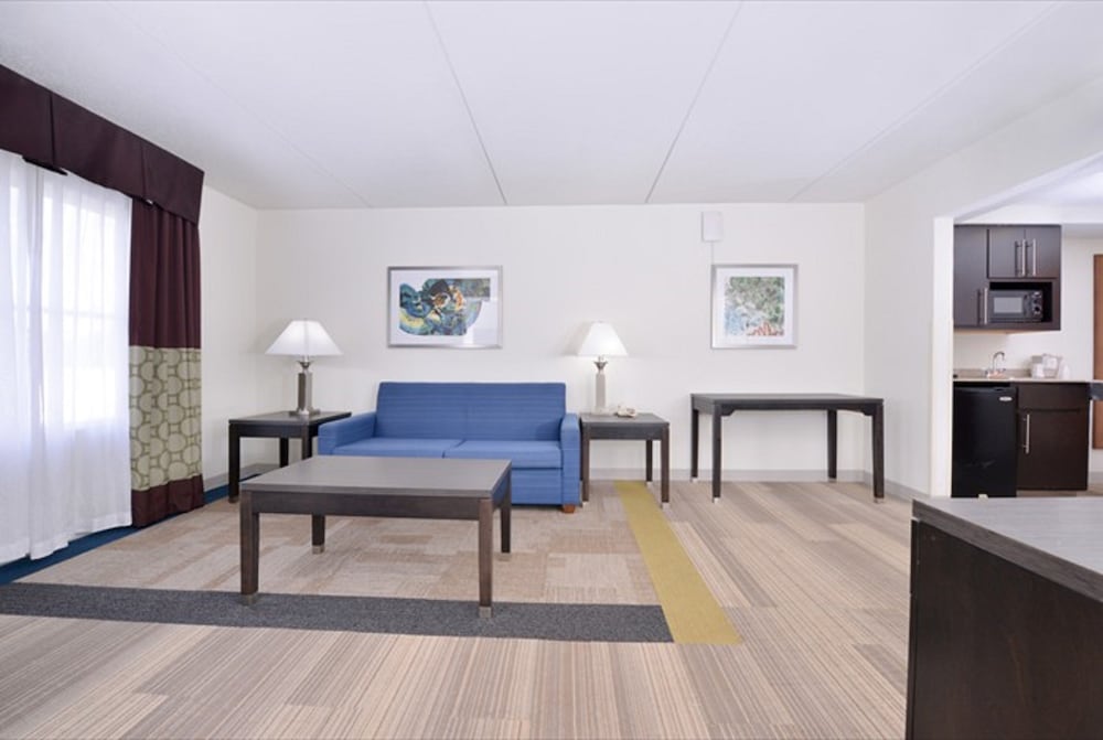 Holiday Inn Express Hotel & Suites Mooresville Lake Norman by IHG - photo 17