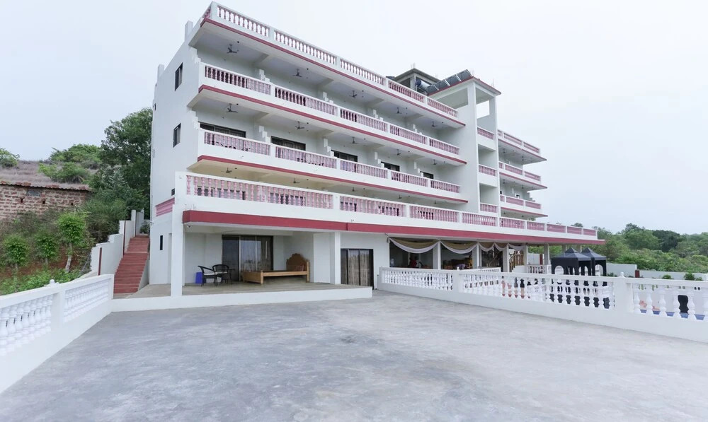 Treebo Aarya Boulevard - carbon neutral hotel in Morjim