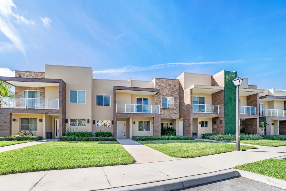 Modern Magic Village Resort Townhouse 7662 - photo 48