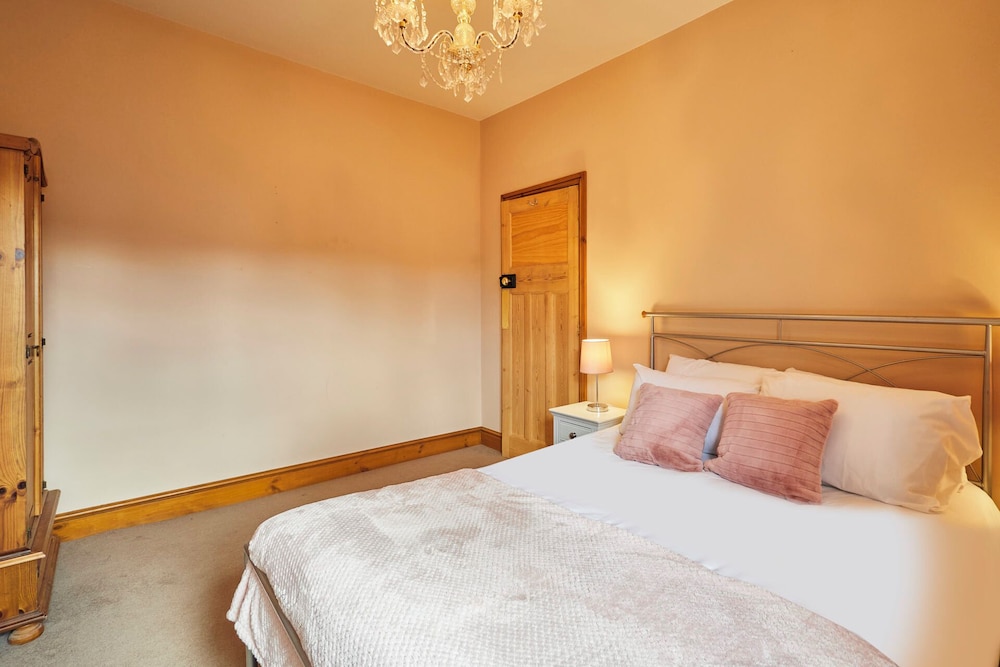 Host Stay Cromwell House