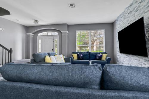Themed Luxury 6BR Getaway with Resort Amenities - photo 11