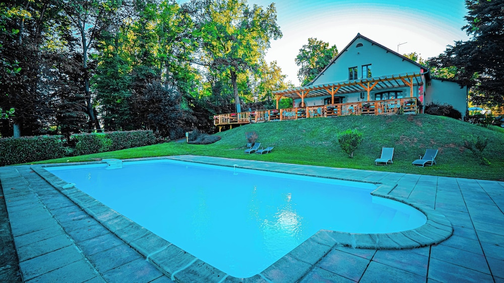 Hotel Chalet Montegut in Moulins, France